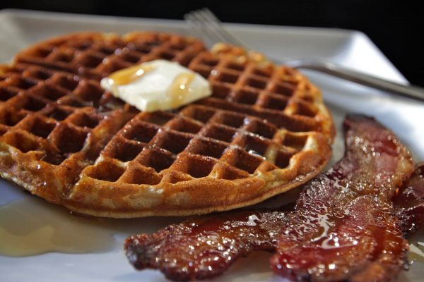Delicious maple syrup and black pepper candied bacon Belgian waffle recipe Delicious maple syrup and black pepper candied bacon Belgian waffle recipe